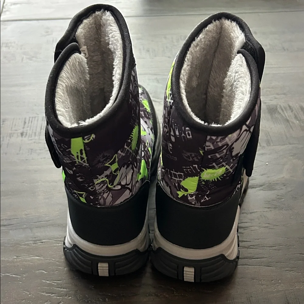 Sporto Kids Graphic Boots - Black and Neon GreenSport